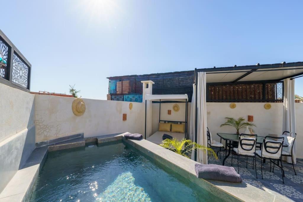 Taher - Piscine - Wifi Fibre Optique - Petit Dejeuner بيت للعطل