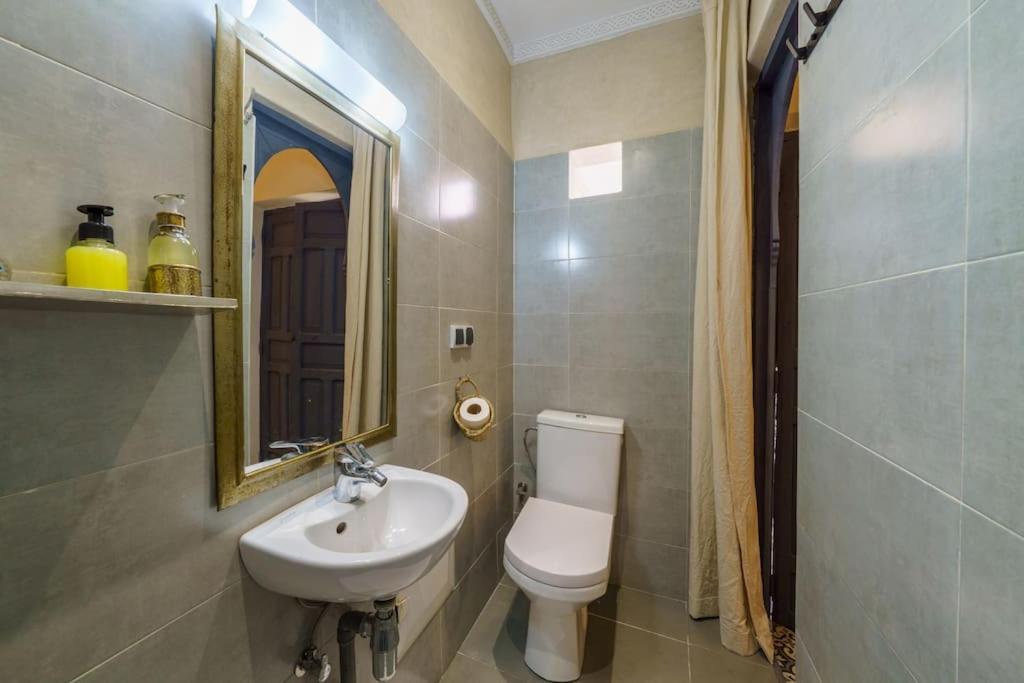 Taher - Piscine - Wifi Fibre Optique - Petit Dejeuner بيت للعطل