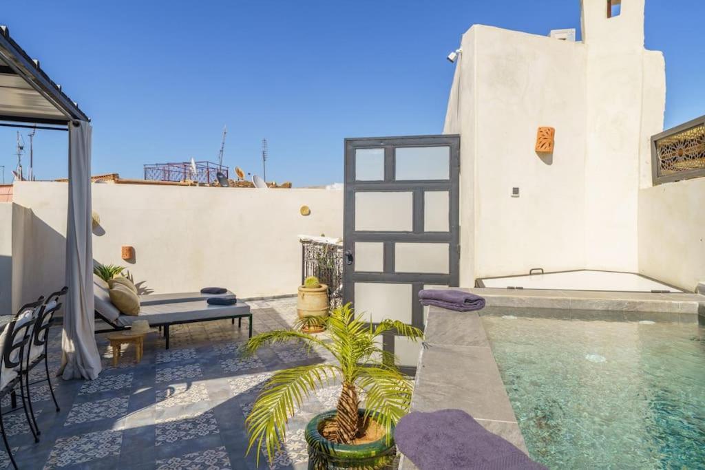 Taher - Piscine - Wifi Fibre Optique - Petit Dejeuner بيت للعطل مراكش