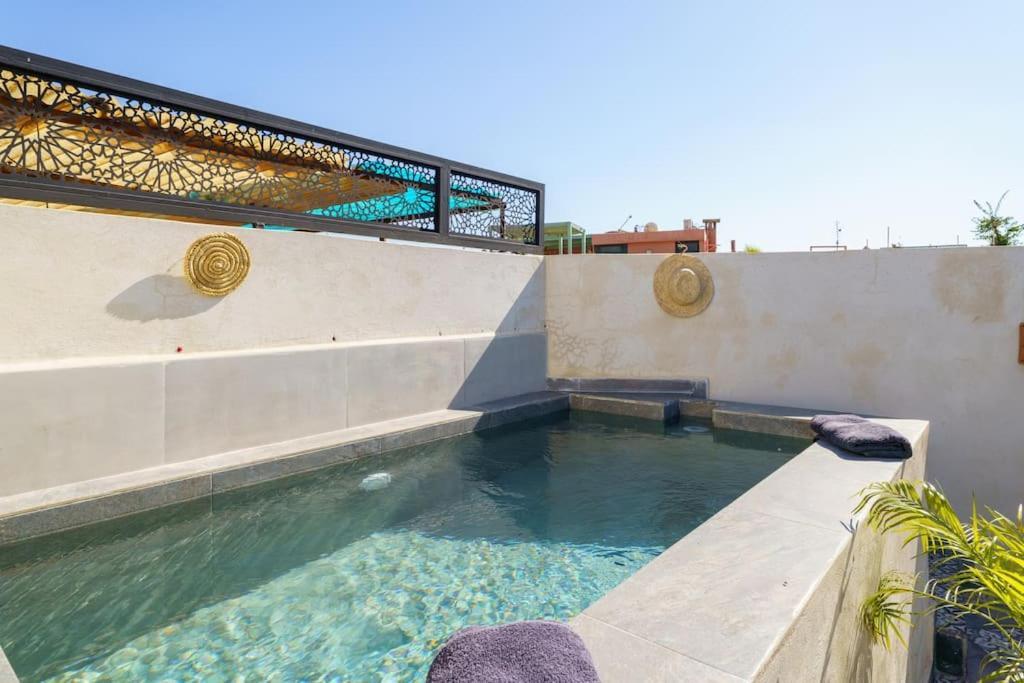 Taher - Piscine - Wifi Fibre Optique - Petit Dejeuner * مراكش